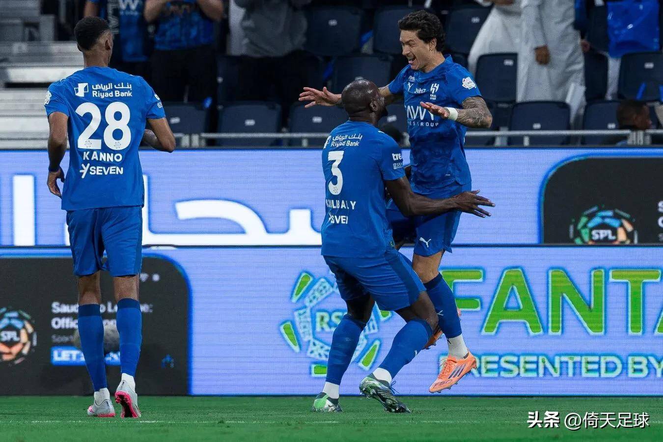 爱游戏-德国杯赛后走向成谜，莱比锡临场应变，赛场秩序良好，身体对抗强度拉满(德国杯决赛莱比锡vs法兰克福)